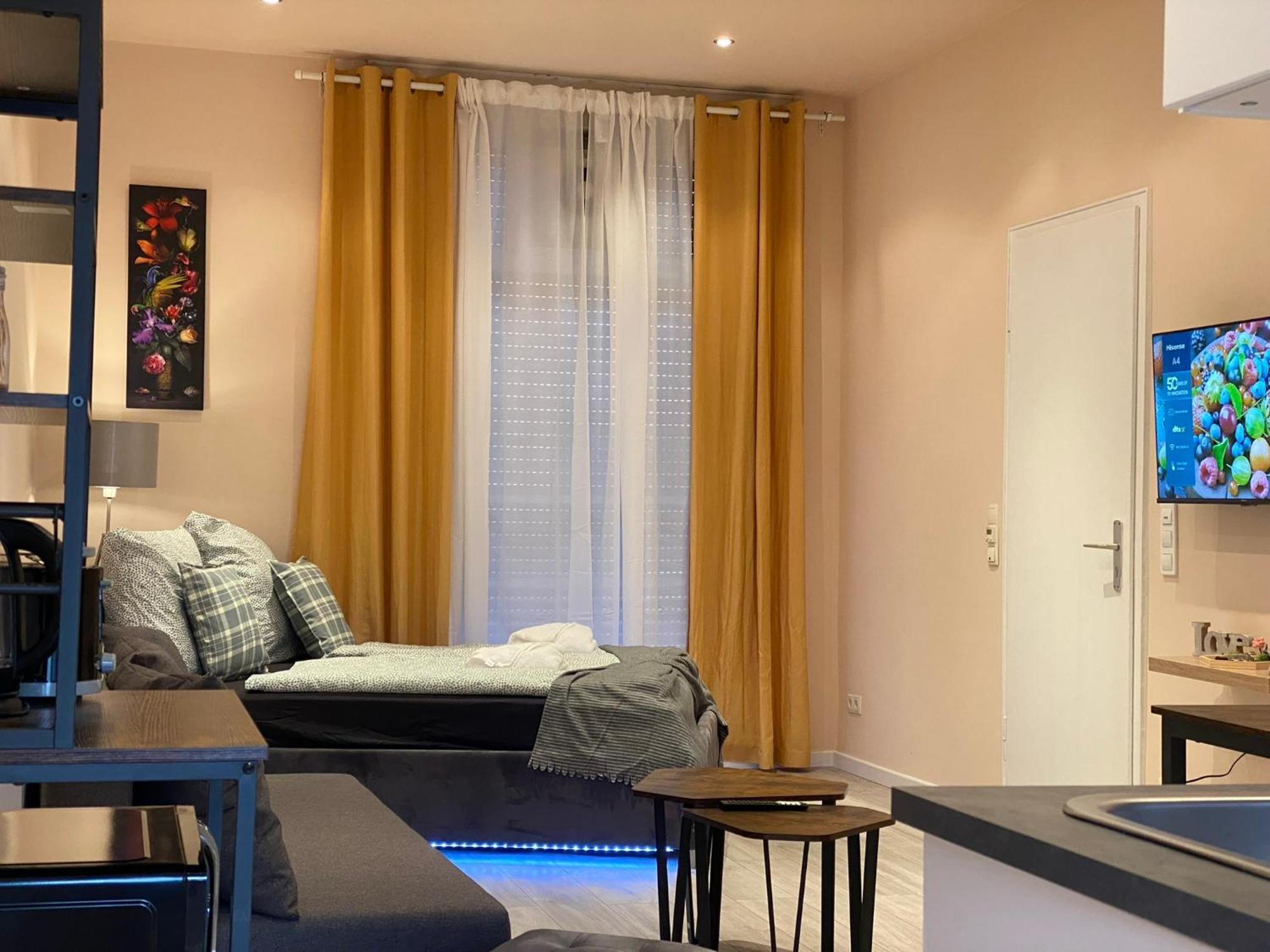 Subway Apartment *